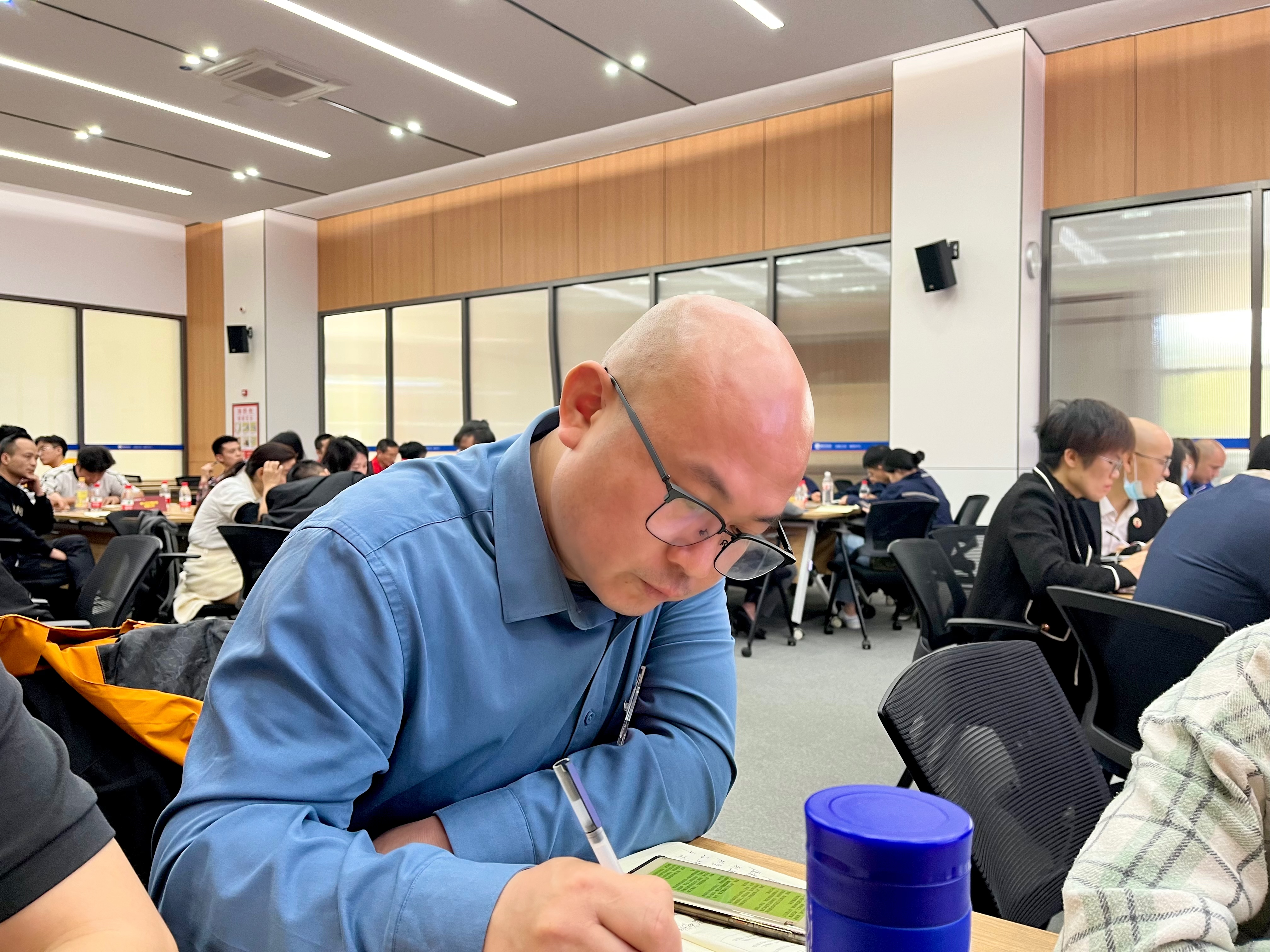 优石丽建筑材料有限公司 | 陈文定总经理率高管团队参加广东盛和塾《使命愿景价值观工作坊》深度梳理企业使命愿景与价值观