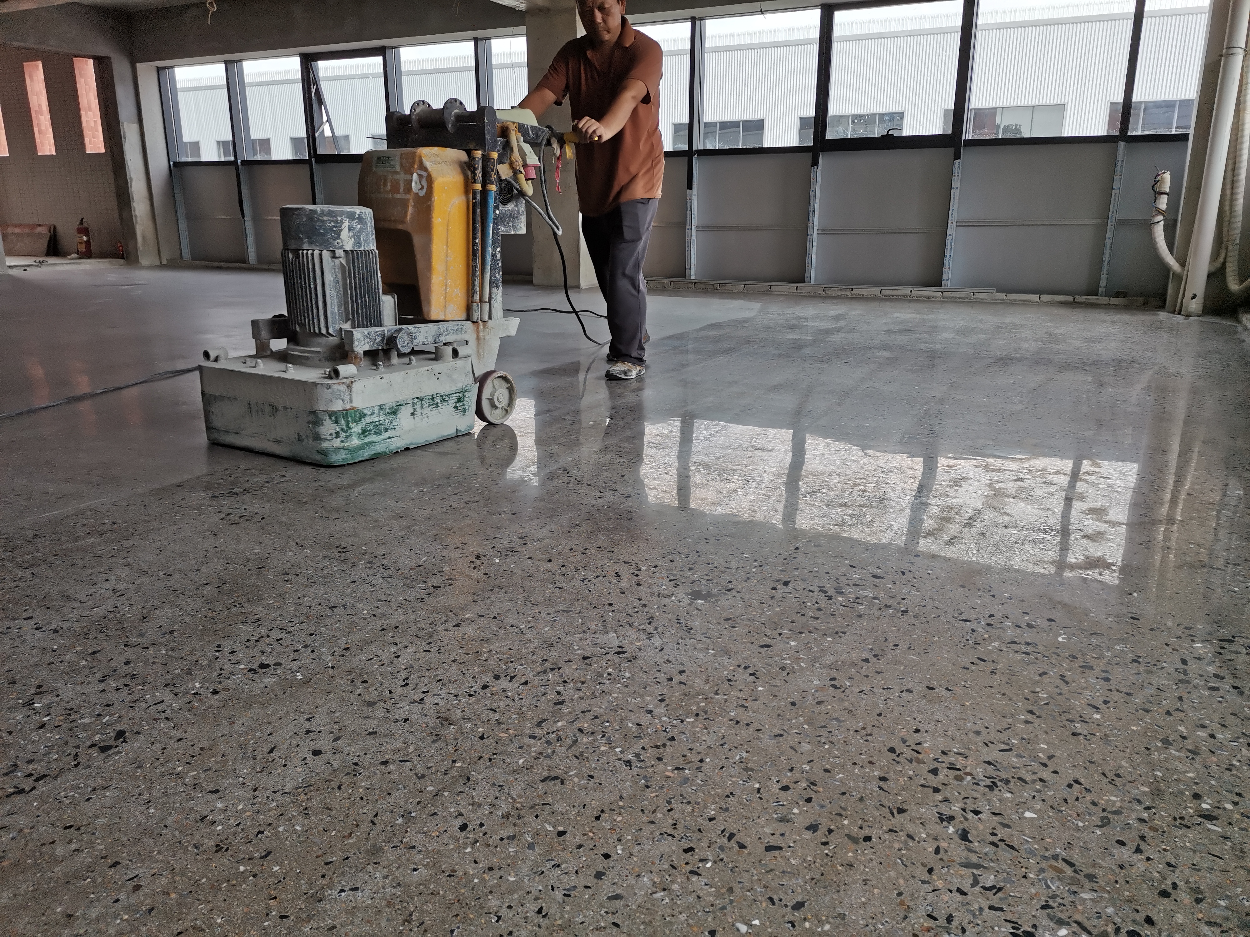 毛坯地面固化地坪-也能做出好效果