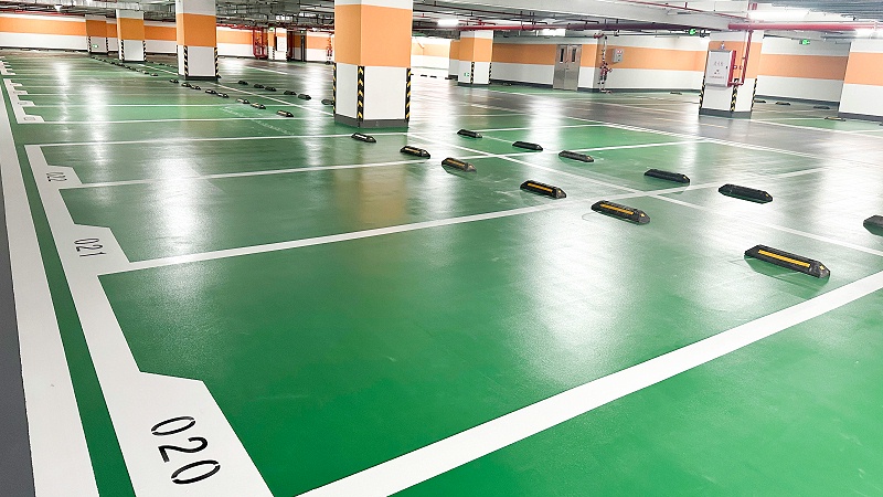 地卫士静音防滑超耐磨停车场地坪漆完工图