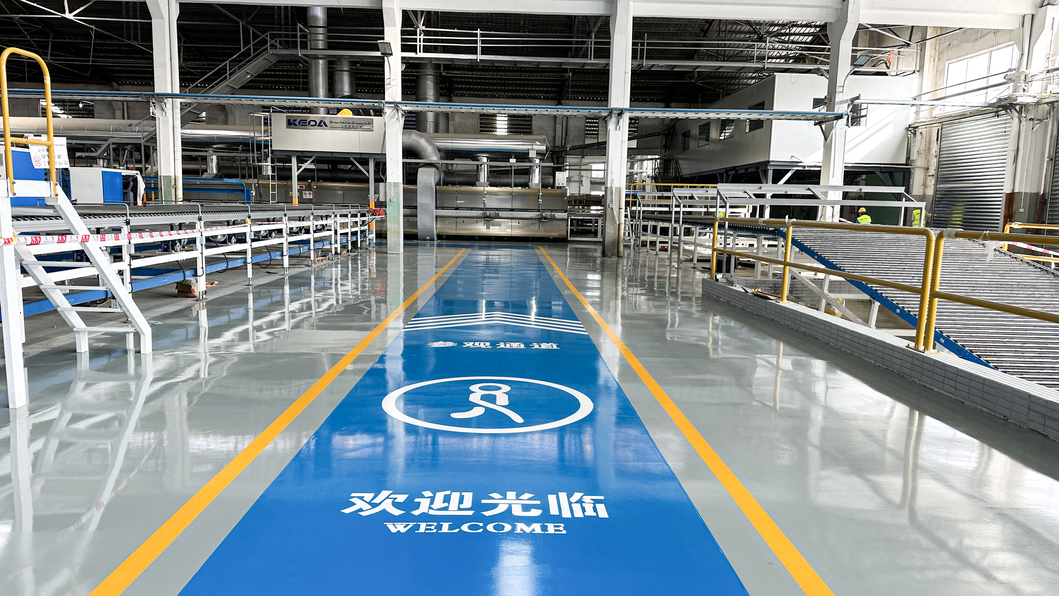 珠海市白兔陶瓷有限公司工厂生产车间选用砂浆镘面流展型环氧地坪及纳米光亮超耐磨