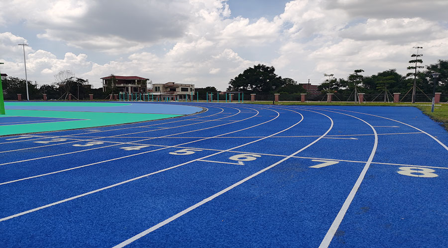 塑胶跑道运动场地坪完工效果图 塑胶跑道运动场地坪完工效果图
