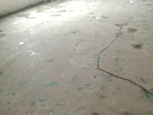 大家知道怎么样预防混凝土地面开裂吗？